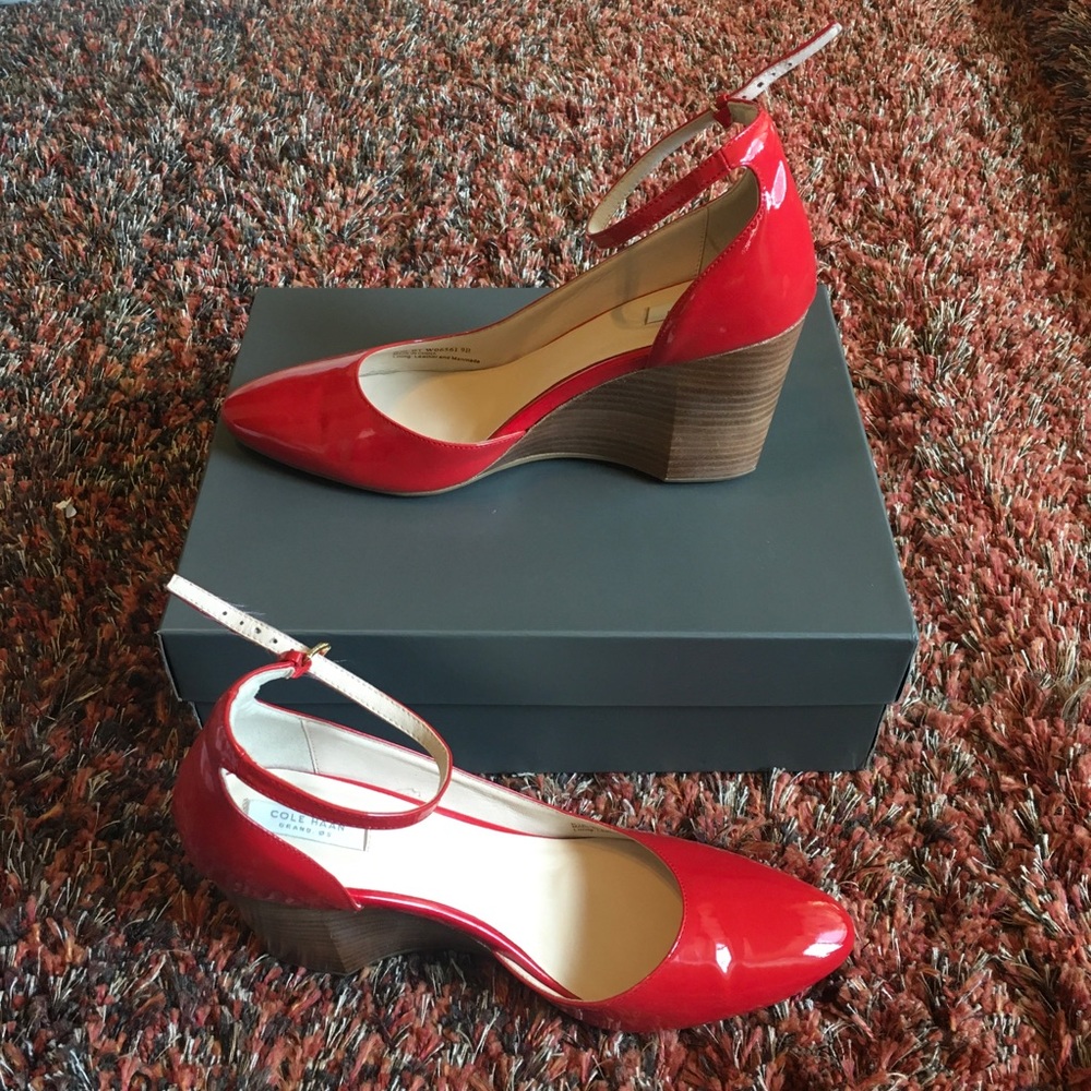 Cole Haan - Picture 2 of 4